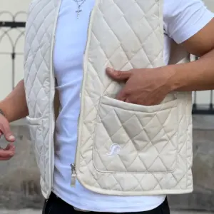 VEST DIAMOND PADDED CREAM